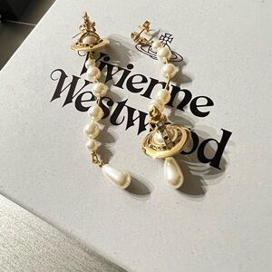 Authentic Vivienne Westwood pearl drop Saturn earrings NWT